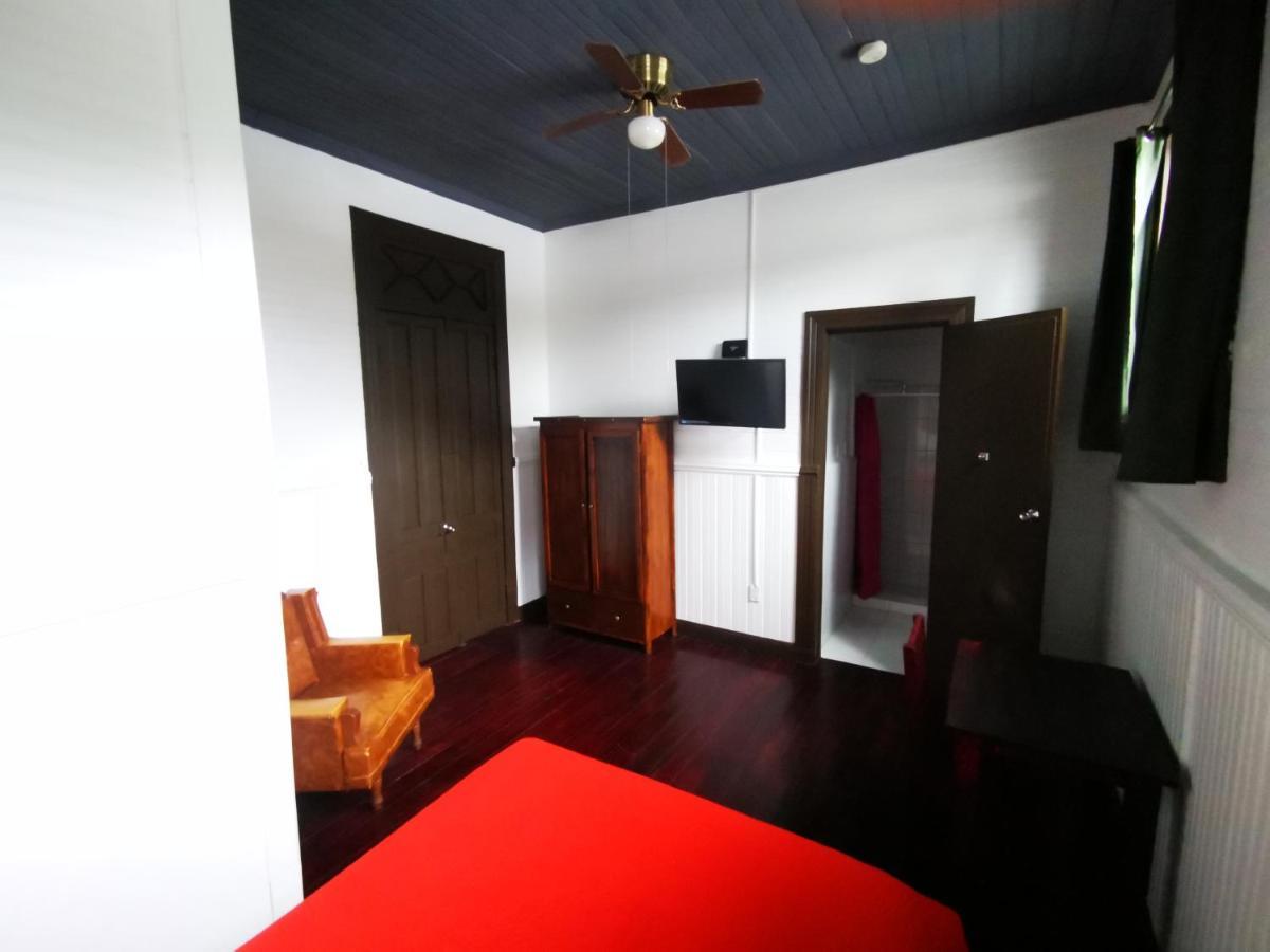 Habitación Doble con baño privado